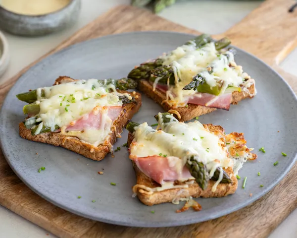 Spargel-Toast